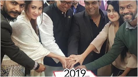 Bangladesh man recreates viral cake cutting meme after 3 years. See ...