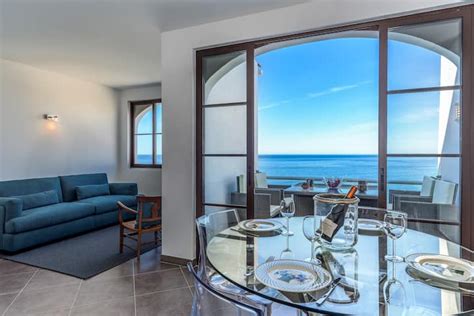 Luxury Modern Apartment overviewing the sea - Apartments for Rent in ...
