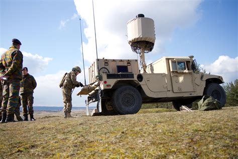 2CR Target Acquisition Section give demonstration on AN/TPQ-50 radar ...