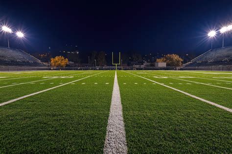 C Football Field 的图像结果
