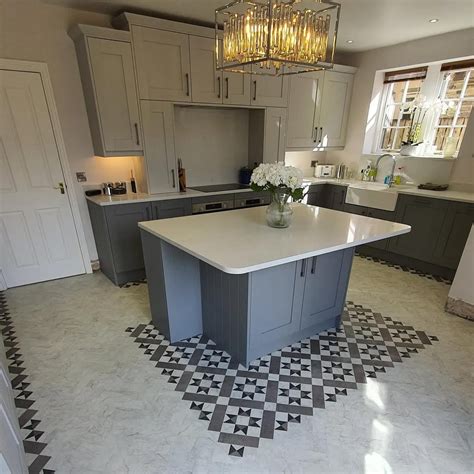 Amtico bespoke kitchen : r/Flooring