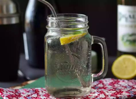 Brazilian lemonade with lime and condensed milk