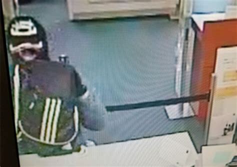 Cops seek masked robber who hit Wells Fargo bank in N.J. - nj.com