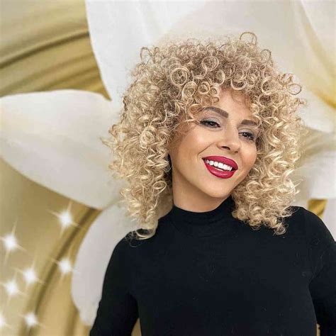 Best Shoulder Length Curly Hair Ideas - HyMum