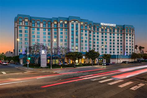 LAX Parking Marriott Hotel | Los Angeles Airport Parking | snag a space®