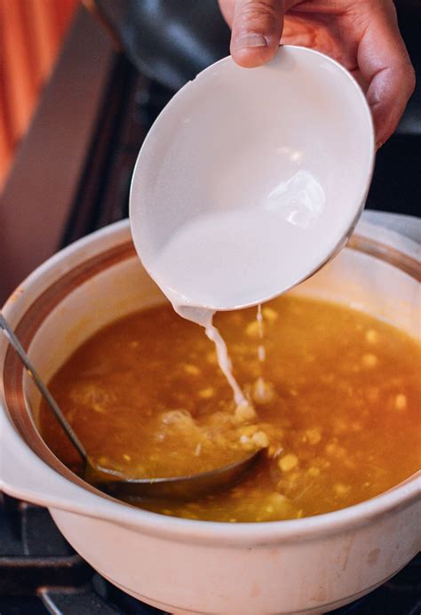 How to Use Cornstarch in Chinese Cooking - The Woks of Life