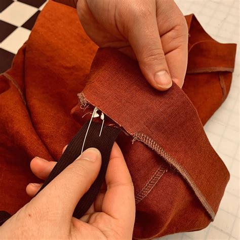 How to Sew and Topstitch an Elastic Waistband » Helen