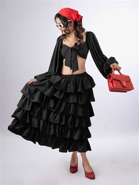 DREAMY RUFFLED TIERED JET BLACK SKIRT & JET BLACK FRONT TIE KNOT CROP