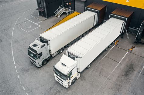 5 Tips for Starting Your Own Commercial Trucking Company - United ...