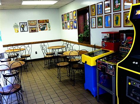 Good Eats: Mickey's Dairy Twist - Brooke Romney Writes