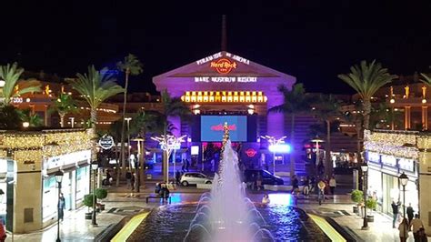 Tenerife, Playa de las Americas, Harry's Bar. Cocktails are amazing ...
