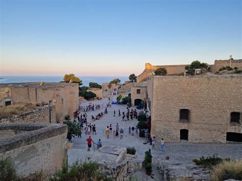Santa Barbara Castle in Alicante: Lift, Foot or Car? & Tips ...
