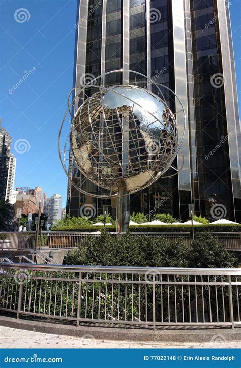 The Globe Sculpture at the 59th Street Columbus Circle Subway Station ...