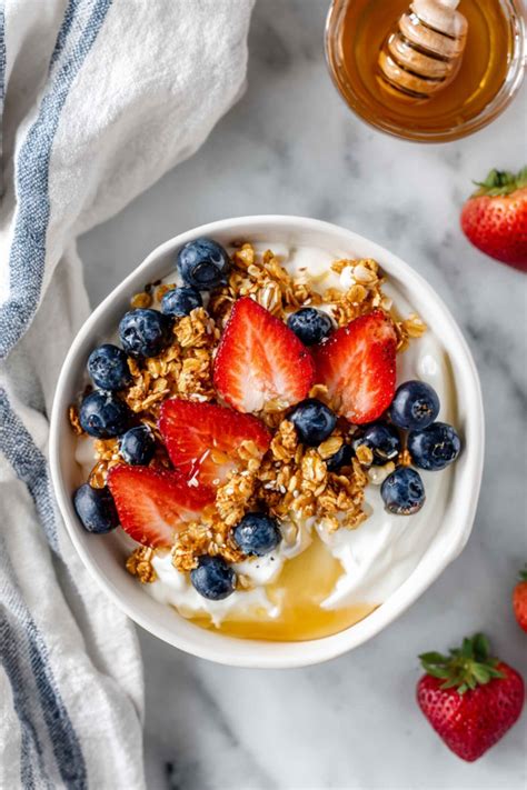 10 Best Ever Yogurt Bowl Ideas - Slimming Violet - Recipes & Cooking Advice