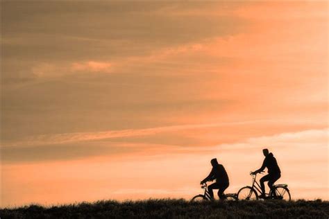 梦见骑自行车带人是什么意思预兆 - 原版周公解梦大全