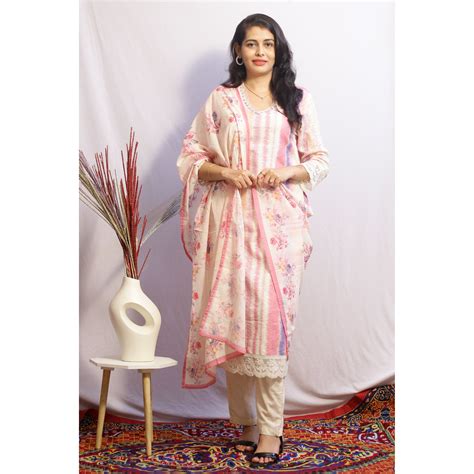 Dishita Embroidered Suit Set – Sacche Dhaage Fashion