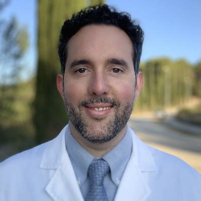 Dr Juan Muñoz Ortego: Reumatólogo | Centro Médico Teknon