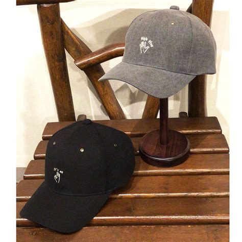 HAND SIGN CAP (BASIQUENTI) | hareto