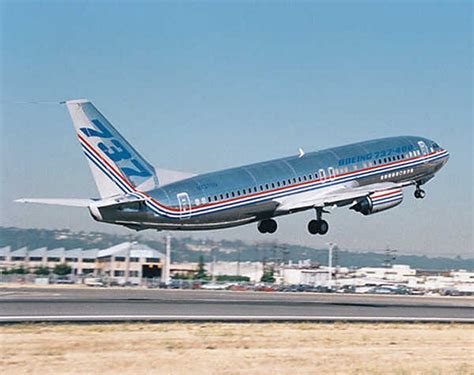 Boeing 737-400 airtickets | Viva.gr