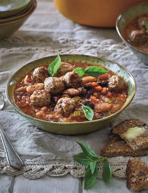Delicious bean soup with meatballs | Home