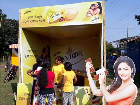 Arun Sign provide the brands to attract visibility at famous Durga Puja