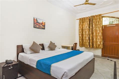 OYO Aman Inn Guest House Near Pvr Ansal Plaza Greater Noida, OYO रूम्स ...