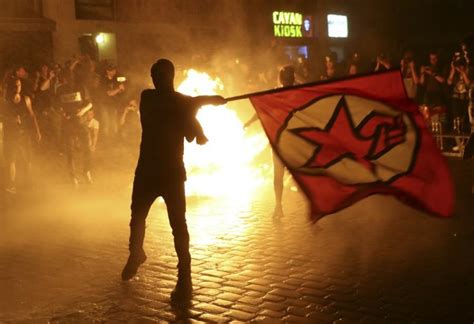 G20 protests: Police, demonstrators clash in Germany - Photos,Images ...