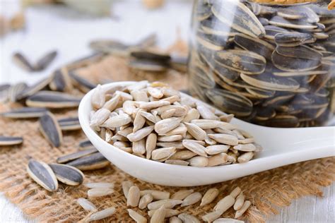 How To Eat Sunflower Seeds | Storables