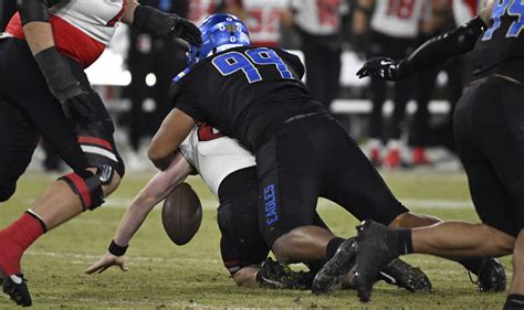 Santa Margarita football dominates Centennial to win Division 1 title ...