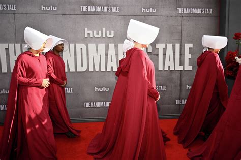 Taylor Swift’s ‘Look What You Made Me Do’ debuts in ‘Handmaid’s Tale’