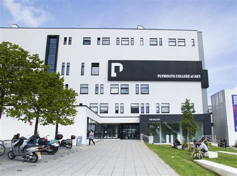 University Acceptance Rates 2023 | StudentCrowd