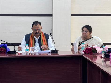 छत्तीसगढ़ स्टेट बेवरेजेस कार्पोरेशन की बैठक में मनेन्द्रगढ़ में गोदाम ...