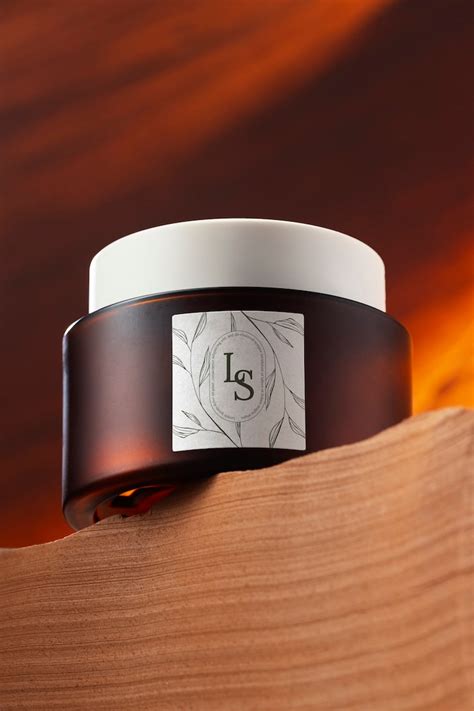 Page 2 | Candle mockup Images - Free Download on Freepik