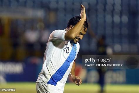 Carlos Ruiz Soccer Photos and Premium High Res Pictures - Getty Images