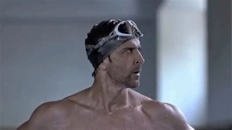 Hrithik Roshan breaks the Internet with ripped physique in raw 'War 2 ...