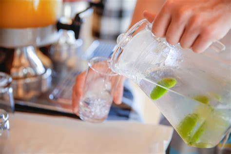 manfaat infused water