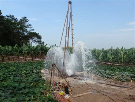 实拍农村取水井施工过程，原来打井是这么回事！