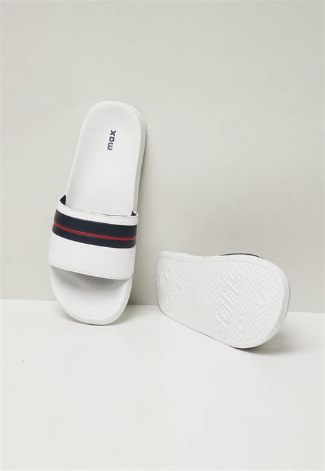 Buy Men Colourblocked Sliders Online at just Rs. 499.0 - 1000010678462 ...