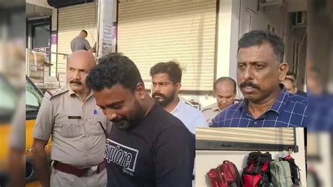 ഈന്തപ്പഴ ബാഗിൽ കടത്താൻശ്രമിച്ച 5 കോടി വിലവരുന്ന ഒന്നേകാൽ കിലോ MDMA ...