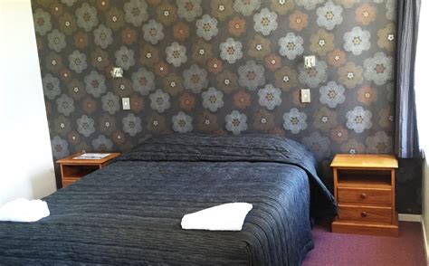 CRITERION CLUB HOTEL (Alexandra) - Hostel Reviews, Photos, Rate ...