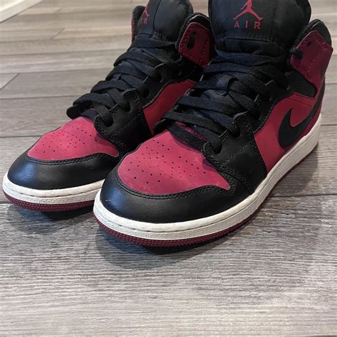 Jordan 1 mids red and black size 6y no box - Depop