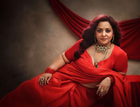 Get a Magazine style Stunning Women Photoshoot