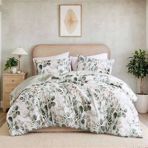 Regency Heights Full/Queen Comforter Sets, Reversible Seersucker Floral ...