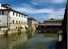 bagno vignone flamingshoe l anello di bagno vignoni bagno vignone flamingshoe l anello di bagno vignoni