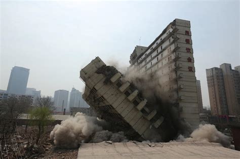 炸掉一座大楼只需5秒钟的时间，全程高能_哔哩哔哩_bilibili