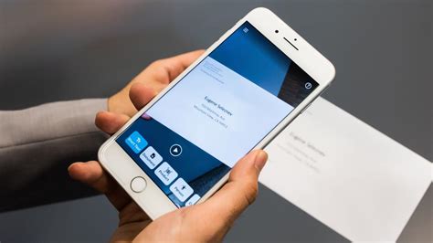 Microsoft Seeing AI, la app que ayuda a ver a los ciegos y deficientes ...