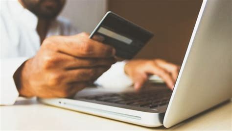 Financial Planning Around Bank Holidays in India - Goodreturns