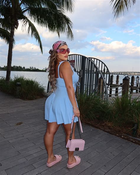 Ara Queen Bae's feet