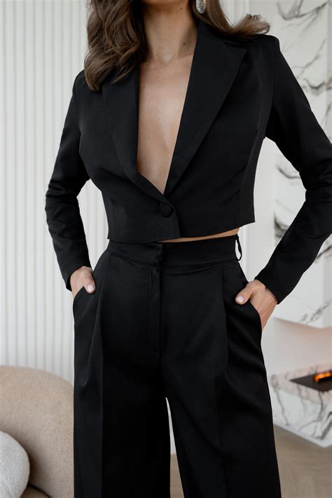 Alexa Black Crop Jacket Suit 2-Piece | Cropped black jacket, Crop top ...