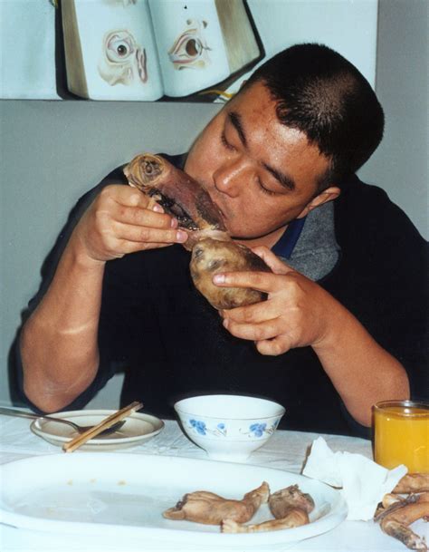 Zhu Yu (CN), Dinner – Eating People, 2000 | [KONTEJNER]